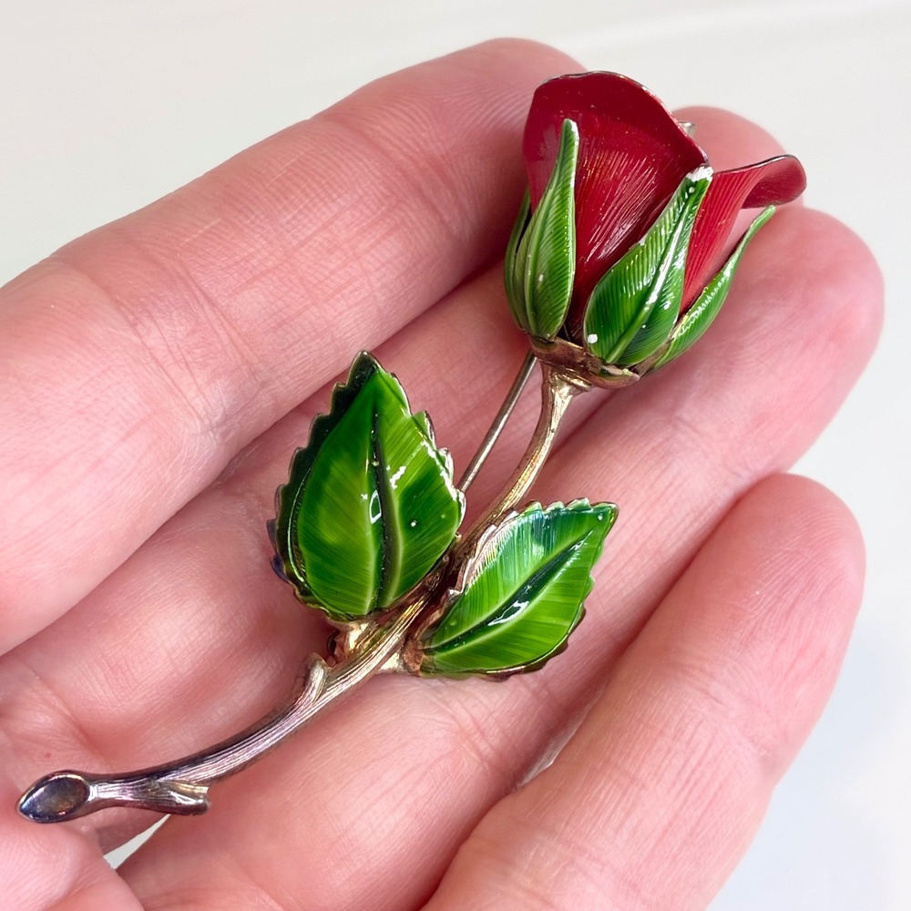 Vintage Giovanni Brooch Red Enamel Long Stem Rose Gold Tone Pin Floral Jewelry